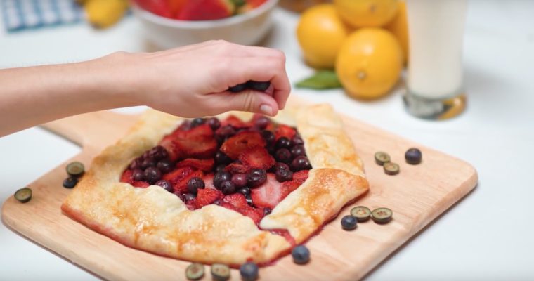 Receta Carrefour – Galette de fresas y arándanos