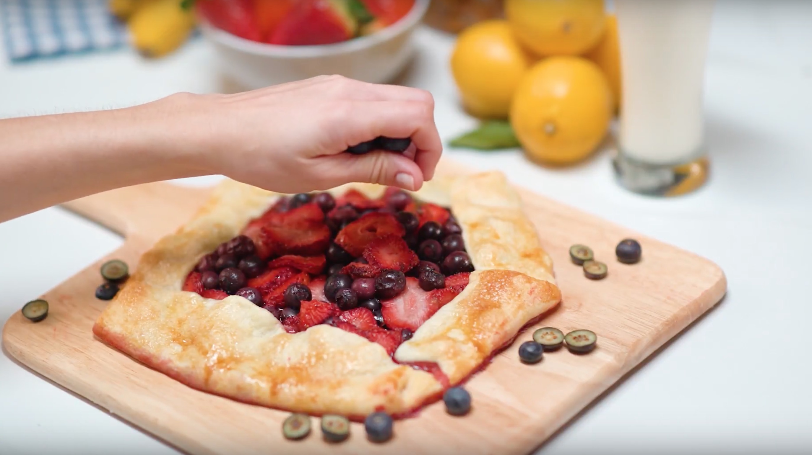 Receta Carrefour – Galette de fresas y arándanos